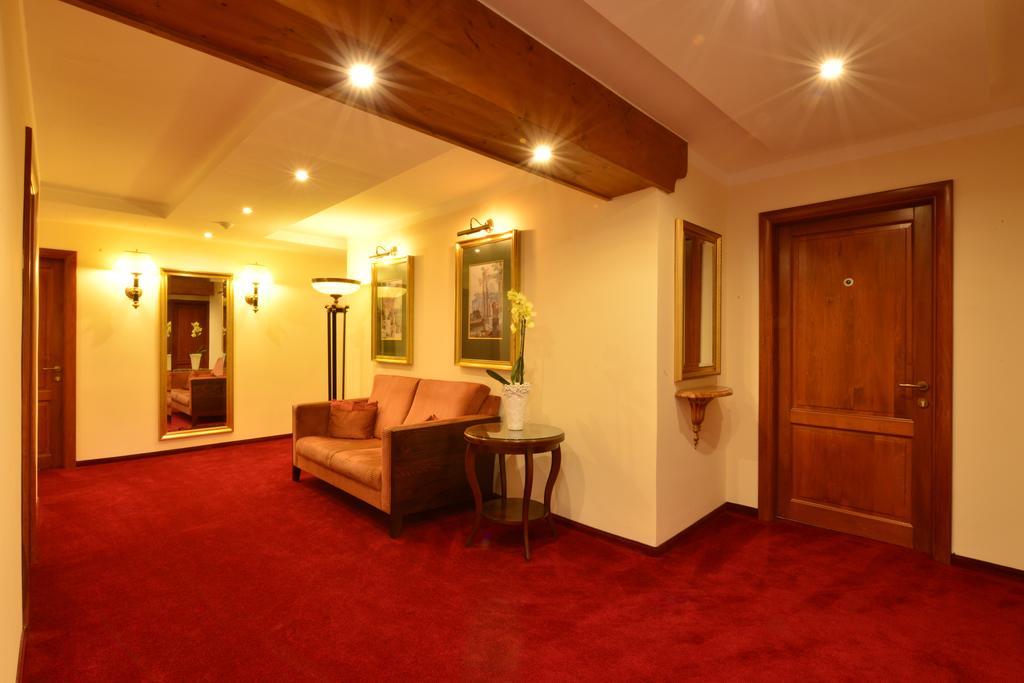 Hotel Beretta Ахенкирьх Экстерьер фото