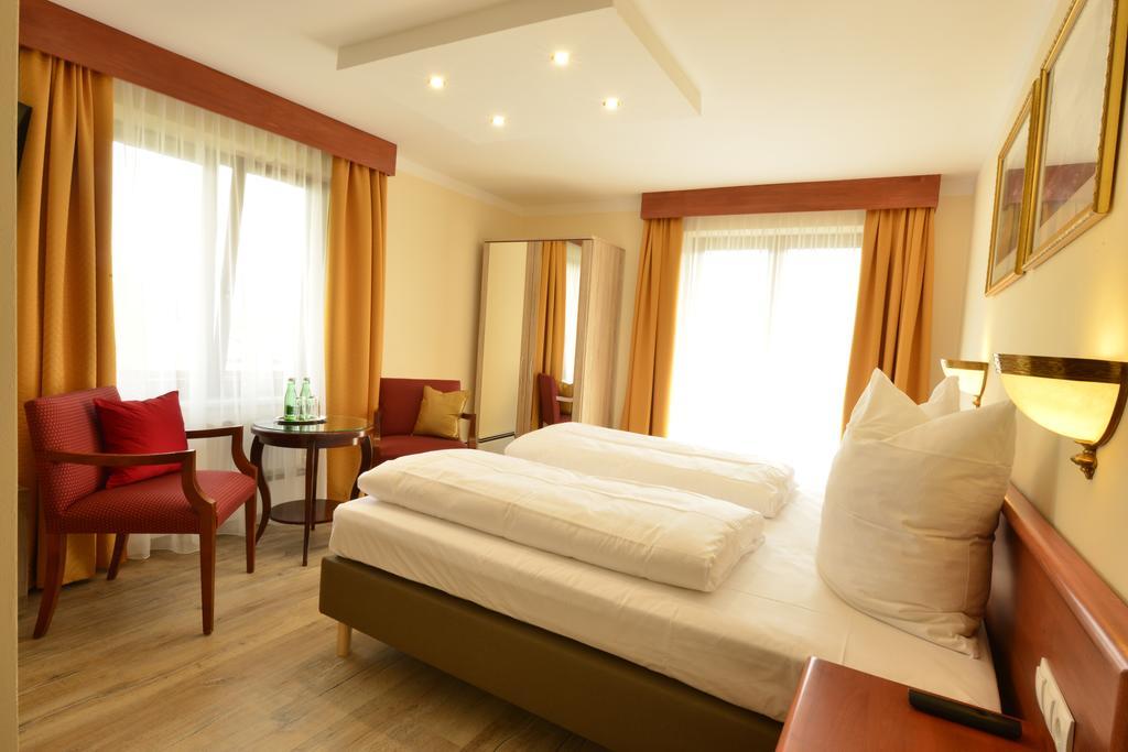 Hotel Beretta Ахенкирьх Экстерьер фото